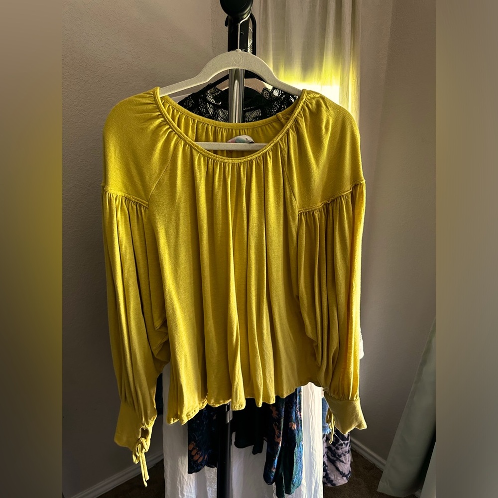 Free People Beach Farrah Shirt Size M‎ - Yellow